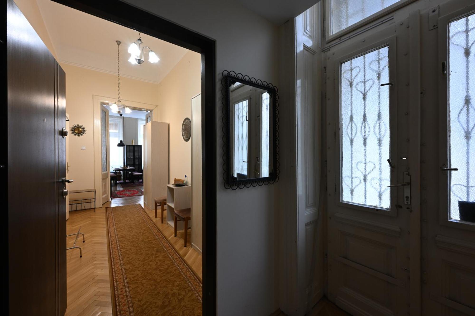 A Quiet Place In The Heart Of The City Budapest Exterior photo