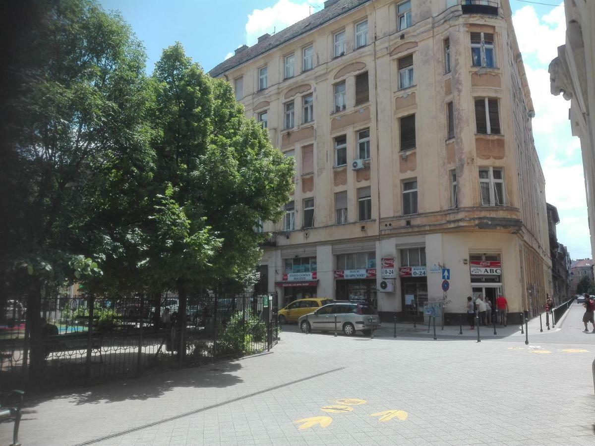 A Quiet Place In The Heart Of The City Budapest Exterior photo